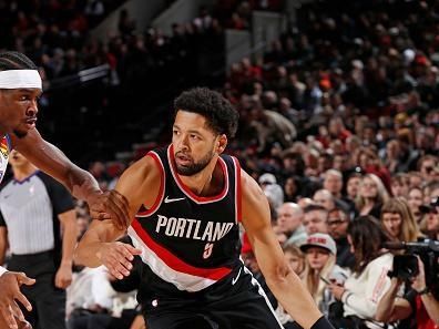 PORTLAND, OR - NOVEMBER 19: Skylar Mays #5 of the Portland Trail Blazers dribbles the ball during the game against the Oklahoma City Thunder on November 19, 2023 at the Moda Center in Portland, Oregon. NOTE TO USER: User expressly acknowledges and agrees that, by downloading and or using this photograph, user is consenting to the terms and conditions of the Getty Images License Agreement. Mandatory Copyright Notice: Copyright 2023 NBAE (Photo by Cameron Browne/NBAE via Getty Images)