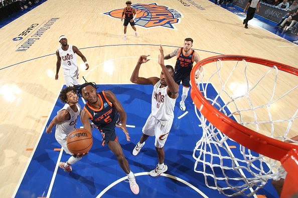 NEW YORK, NY - NOVEMBER 1: Immanuel Quickley #5 of the New York Knicks shoots the ball during the game against the Cleveland Cavaliers on November 1, 2023 at Madison Square Garden in New York City, New York.  NOTE TO USER: User expressly acknowledges and agrees that, by downloading and or using this photograph, User is consenting to the terms and conditions of the Getty Images License Agreement. Mandatory Copyright Notice: Copyright 2023 NBAE  (Photo by Nathaniel S. Butler/NBAE via Getty Images)