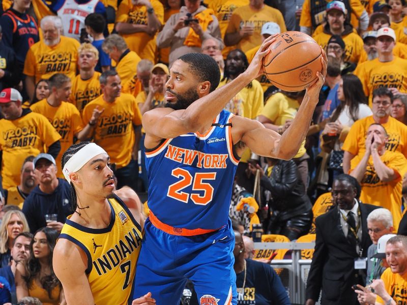 INDIANAPOLIS, IN - MAY 25: Mikal Bridges #25 of the New York Knicks handles the ball during the game against the Indiana Pacers during Game Three of the Eastern Conference Finals on May 25, 2025 at Gainbridge Fieldhouse in Indianapolis, Indiana. NOTE TO USER: User expressly acknowledges and agrees that, by downloading and or using this Photograph, user is consenting to the terms and conditions of the Getty Images License Agreement. Mandatory Copyright Notice: Copyright 2025 NBAE (Photo by Ron Hoskins/NBAE via Getty Images)