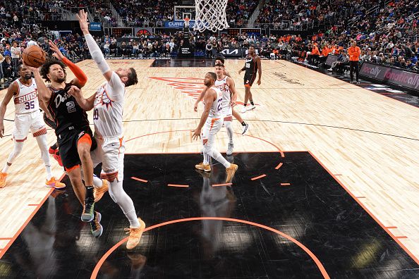 DETROIT, MI - NOVEMBER 5: Cade Cunningham #2 of the Detroit Pistons shoots the ball during the game against the Phoenix Suns on November 5, 2023 at Little Caesars Arena in Detroit, Michigan. NOTE TO USER: User expressly acknowledges and agrees that, by downloading and/or using this photograph, User is consenting to the terms and conditions of the Getty Images License Agreement. Mandatory Copyright Notice: Copyright 2023 NBAE (Photo by Chris Schwegler/NBAE via Getty Images)