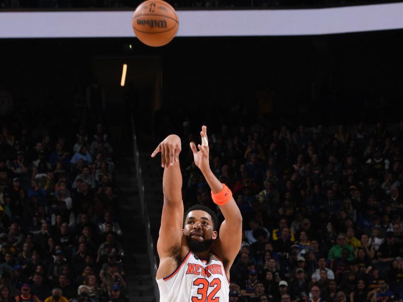 New York Knicks, Karl-Anthony Towns Set Tempo vs Warriors at MSG