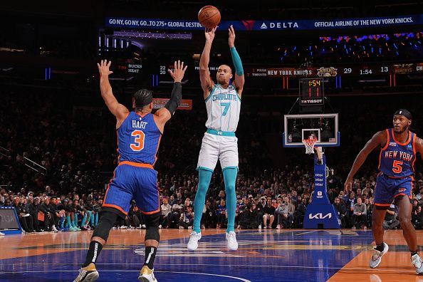 NEW YORK, NY - NOVEMBER 28: Bryce McGowans #7 of the Charlotte Hornets shoots the ball during the game against the New York Knicks during the In-Season Tournament on November 28, 2023 at Madison Square Garden in New York City, New York.  NOTE TO USER: User expressly acknowledges and agrees that, by downloading and or using this photograph, User is consenting to the terms and conditions of the Getty Images License Agreement. Mandatory Copyright Notice: Copyright 2023 NBAE  (Photo by Jesse D. Garrabrant/NBAE via Getty Images)