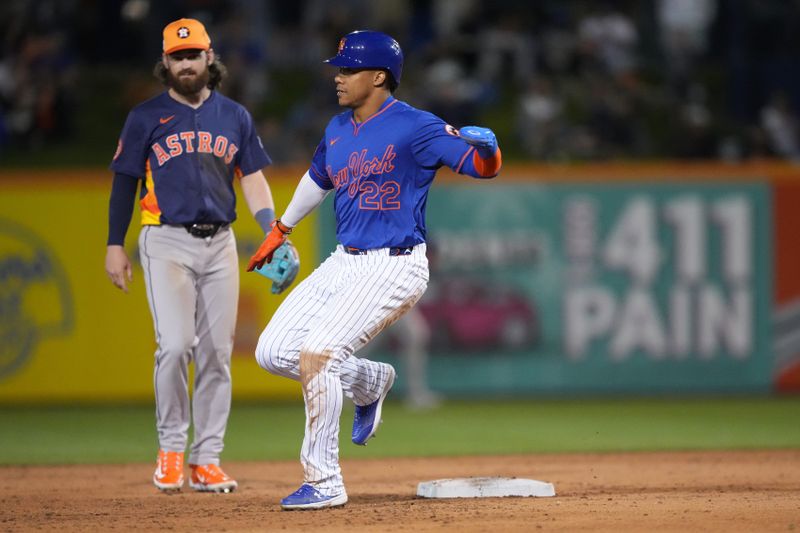 Mar 6, 2025; Port St. Lucie, Florida, USA;  New York Mets outfielder Juan Soto (22) rounds second base in the third inning looking to advance on a base hit against the Houston Astros at Clover Park. Mandatory Credit: Jim Rassol-Imagn Images