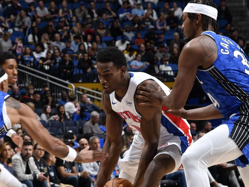 ORLANDO, FL - MARCH 3: Jalen Duren #0 of the Detroit Pistons handles the ball during the game against the Orlando Magic on March 3, 2024 at the Kia Center in Orlando, Florida. NOTE TO USER: User expressly acknowledges and agrees that, by downloading and or using this photograph, User is consenting to the terms and conditions of the Getty Images License Agreement. Mandatory Copyright Notice: Copyright 2024 NBAE (Photo by Fernando Medina/NBAE via Getty Images)