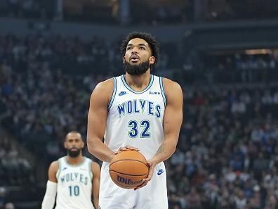 MINNEAPOLIS, MN -  DECEMBER 16: Karl-Anthony Towns #32 of the Minnesota Timberwolves shoots a free throw during the game against the Indiana Pacers on December 16, 2023 at Target Center in Minneapolis, Minnesota. NOTE TO USER: User expressly acknowledges and agrees that, by downloading and or using this Photograph, user is consenting to the terms and conditions of the Getty Images License Agreement. Mandatory Copyright Notice: Copyright 2023 NBAE (Photo by Jordan Johnson/NBAE via Getty Images)