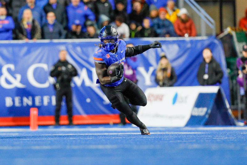 Nov 1, 2024; Boise, Idaho, USA; Boise State Broncos running back Ashton Jeanty (2) runs around right endduring the first quarter against the San Diego State Aztecs at Albertsons Stadium. Mandatory Credit: Brian Losness-Imagn Images

