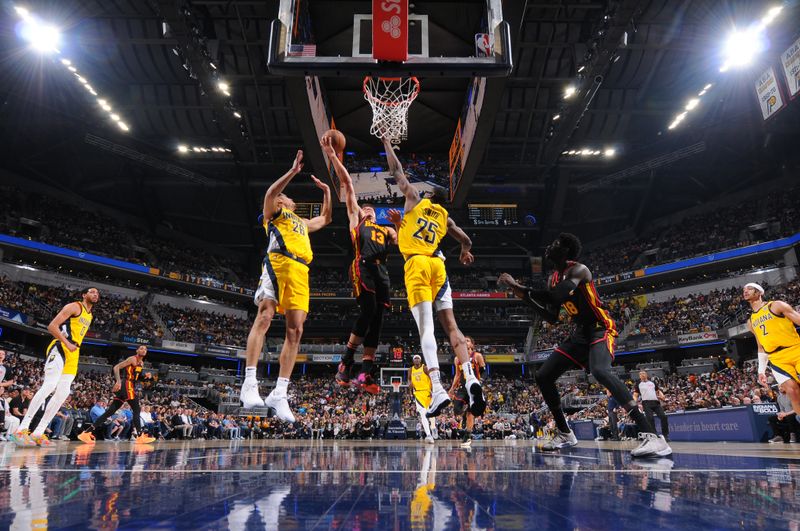 INDIANAPOLIS, IN - APRIL 14: Bogdan Bogdanovic #13 of the Atlanta Hawks shoots the ball during the game against the Indiana Pacers on April 14, 2024 at Gainbridge Fieldhouse in Indianapolis, Indiana. NOTE TO USER: User expressly acknowledges and agrees that, by downloading and or using this Photograph, user is consenting to the terms and conditions of the Getty Images License Agreement. Mandatory Copyright Notice: Copyright 2024 NBAE (Photo by Ron Hoskins/NBAE via Getty Images)