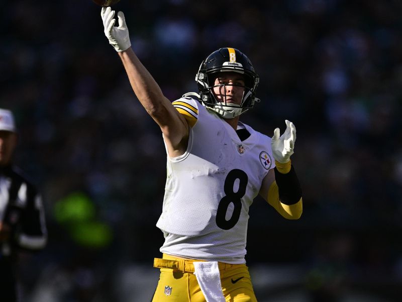 Pittsburgh Steelers quarterback Kenny Pickett in action during an NFL football game Philadelphia Eagles, Sunday, Oct. 30, 2022, in Philadelphia. (AP Photo/Derik Hamilton)