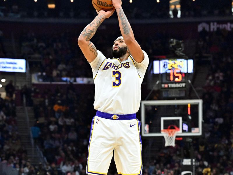 CLEVELAND, OHIO - NOVEMBER 25: Anthony Davis #3 of the Los Angeles Lakers shoots during the first quarter against the Cleveland Cavaliers at Rocket Mortgage Fieldhouse on November 25, 2023 in Cleveland, Ohio. NOTE TO USER: User expressly acknowledges and agrees that, by downloading and or using this photograph, User is consenting to the terms and conditions of the Getty Images License Agreement. (Photo by Jason Miller/Getty Images)