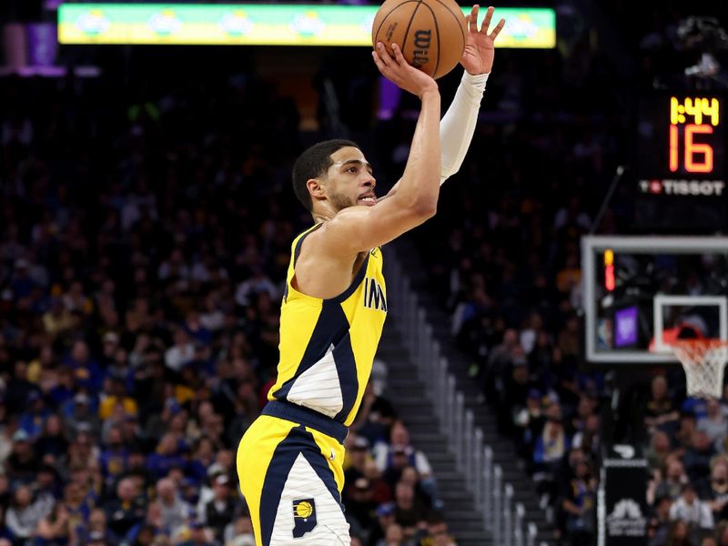 SAN FRANCISCO, CALIFORNIA - MARCH 22: Tyrese Haliburton #0 of the Indiana Pacers shoots the ball against the Golden State Warriors in the second half at Chase Center on March 22, 2024 in San Francisco, California. NOTE TO USER: User expressly acknowledges and agrees that, by downloading and or using this photograph, User is consenting to the terms and conditions of the Getty Images License Agreement.  (Photo by Ezra Shaw/Getty Images)