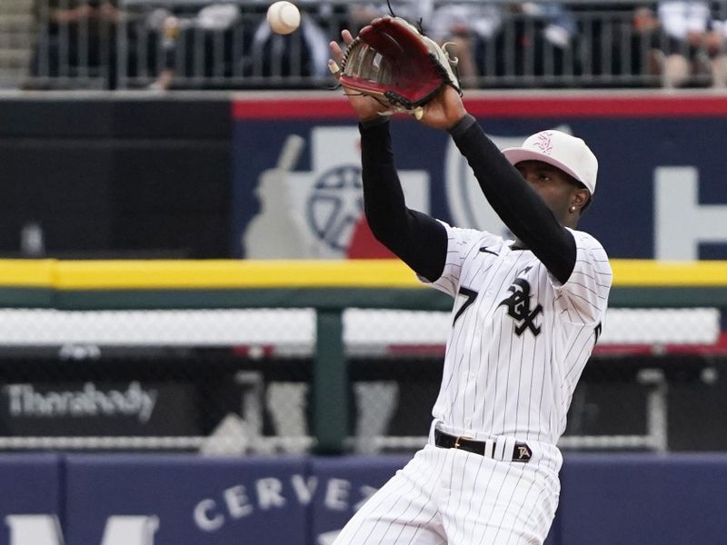 May 14, 2023; Chicago, Illinois, USA; Chicago White Sox shortstop Tim Anderson (7) catches a line drive hit by Houston Astros second baseman David Hensley (not pictured) during the fourth inning at Guaranteed Rate Field. Mandatory Credit: David Banks-USA TODAY Sports