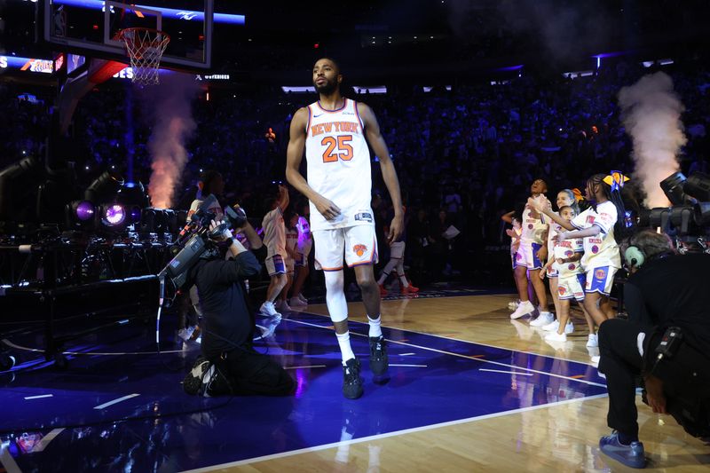 NEW YORK, NY - OCTOBER 25: Mikal Bridges #25 of the New York Knicks is introduced before the game against the Indiana Pacers on October 25, 2024 at Madison Square Garden in New York City, New York.  NOTE TO USER: User expressly acknowledges and agrees that, by downloading and or using this photograph, User is consenting to the terms and conditions of the Getty Images License Agreement. Mandatory Copyright Notice: Copyright 2024 NBAE  (Photo by David L. Nemec/NBAE via Getty Images)