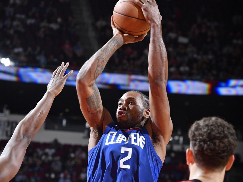 HOUSTON, TX - MARCH 6: Kawhi Leonard #2 of the LA Clippers shoots the ball during the game against the Houston Rockets on March 6, 2024 at the Toyota Center in Houston, Texas. NOTE TO USER: User expressly acknowledges and agrees that, by downloading and or using this photograph, User is consenting to the terms and conditions of the Getty Images License Agreement. Mandatory Copyright Notice: Copyright 2024 NBAE (Photo by Logan Riely/NBAE via Getty Images)