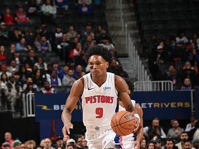 Pistons Struggle at Wells Fargo Center Against Dominant 76ers