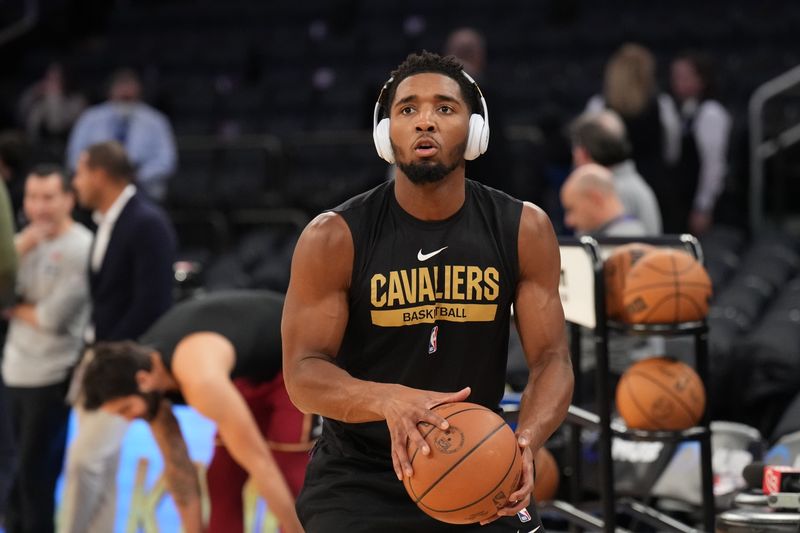 NEW YORK, NY -  DECEMBER 4: Donovan Mitchell #45 of the Cleveland Cavaliers warms up before the game against the New York Knicks on December 4, 2022 at Madison Square Garden in New York City, New York.  NOTE TO USER: User expressly acknowledges and agrees that, by downloading and or using this photograph, User is consenting to the terms and conditions of the Getty Images License Agreement. Mandatory Copyright Notice: Copyright 2022 NBAE  (Photo by Jesse D. Garrabrant/NBAE via Getty Images)