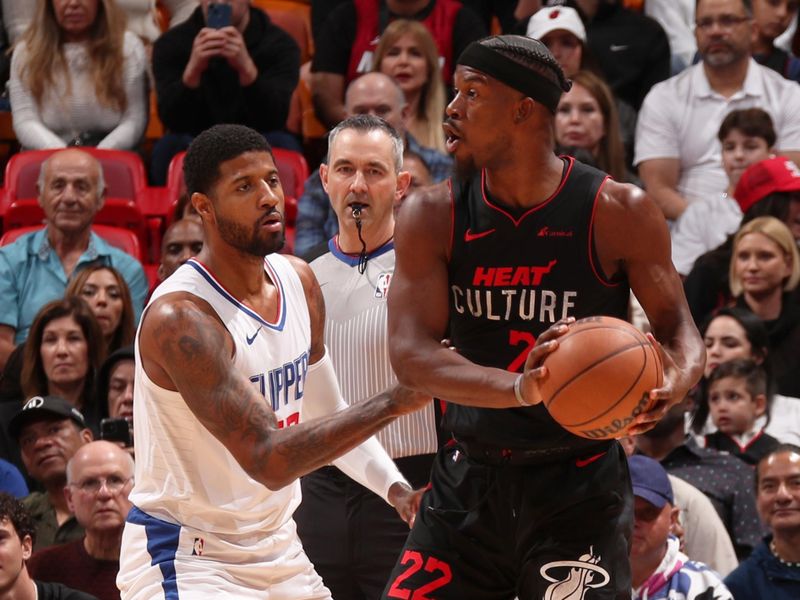 MIAMI, FL - FEBRUARY 4: Jimmy Butler #22 of the Miami Heat looks to pass the ball during the game against the LA Clippers on February 4, 2024 at Kaseya Center in Miami, Florida. NOTE TO USER: User expressly acknowledges and agrees that, by downloading and or using this Photograph, user is consenting to the terms and conditions of the Getty Images License Agreement. Mandatory Copyright Notice: Copyright 2024 NBAE (Photo by Issac Baldizon/NBAE via Getty Images)