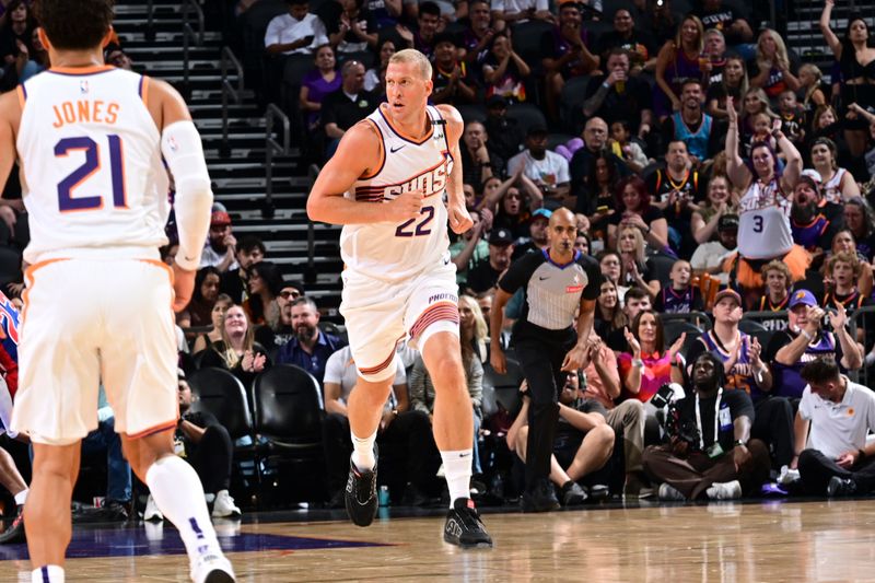 PHOENIX, AZ - OCTOBER 11: Mason Plumlee #22 of the Phoenix Suns runs on the court during the game on October 11, 2024 at Footprint Center in Phoenix, Arizona. NOTE TO USER: User expressly acknowledges and agrees that, by downloading and or using this photograph, user is consenting to the terms and conditions of the Getty Images License Agreement. Mandatory Copyright Notice: Copyright 2024 NBAE (Photo by Kate Frese/NBAE via Getty Images)