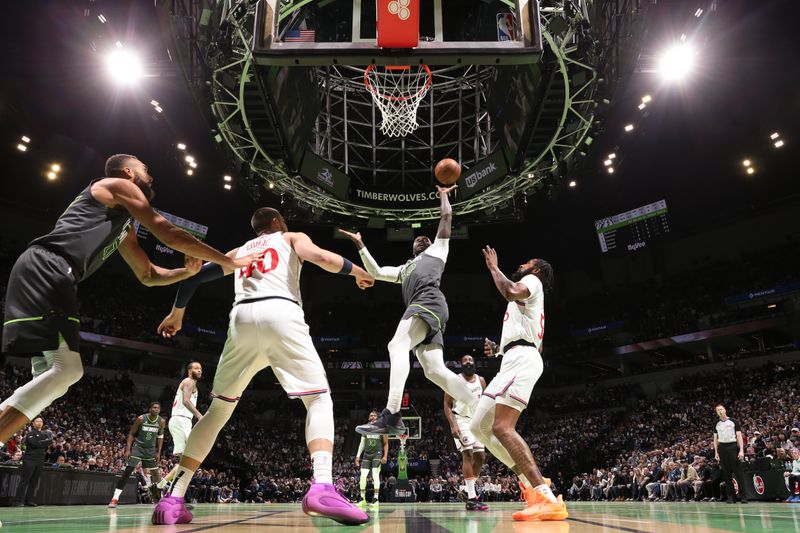 MINNEAPOLIS, MN -  NOVEMBER 29: Julius Randle #30 of the Minnesota Timberwolves drives to the basket during the game against the LA Clippers during the Emirates NBA Cup game on November 29, 2024 at Target Center in Minneapolis, Minnesota. NOTE TO USER: User expressly acknowledges and agrees that, by downloading and or using this Photograph, user is consenting to the terms and conditions of the Getty Images License Agreement. Mandatory Copyright Notice: Copyright 2024 NBAE (Photo by David Sherman/NBAE via Getty Images)