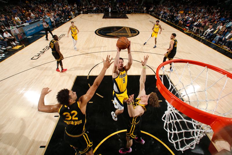 SAN FRANCISCO, CA - MARCH 22: T.J. McConnell #9 of the Indiana Pacers shoots the ball during the game against the Golden State Warriors on March 22, 2024 at Chase Center in San Francisco, California. NOTE TO USER: User expressly acknowledges and agrees that, by downloading and or using this photograph, user is consenting to the terms and conditions of Getty Images License Agreement. Mandatory Copyright Notice: Copyright 2024 NBAE (Photo by Jed Jacobsohn/NBAE via Getty Images)