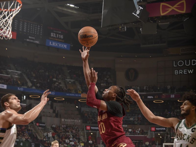 CLEVELAND, OH - NOVEMBER 4: Darius Garland #10 of the Cleveland Cavaliers shoots the ball during the game against the Milwaukee Bucks on November 4, 2024 at Rocket Mortgage FieldHouse in Cleveland, Ohio. NOTE TO USER: User expressly acknowledges and agrees that, by downloading and/or using this Photograph, user is consenting to the terms and conditions of the Getty Images License Agreement. Mandatory Copyright Notice: Copyright 2024 NBAE (Photo by David Liam Kyle/NBAE via Getty Images)