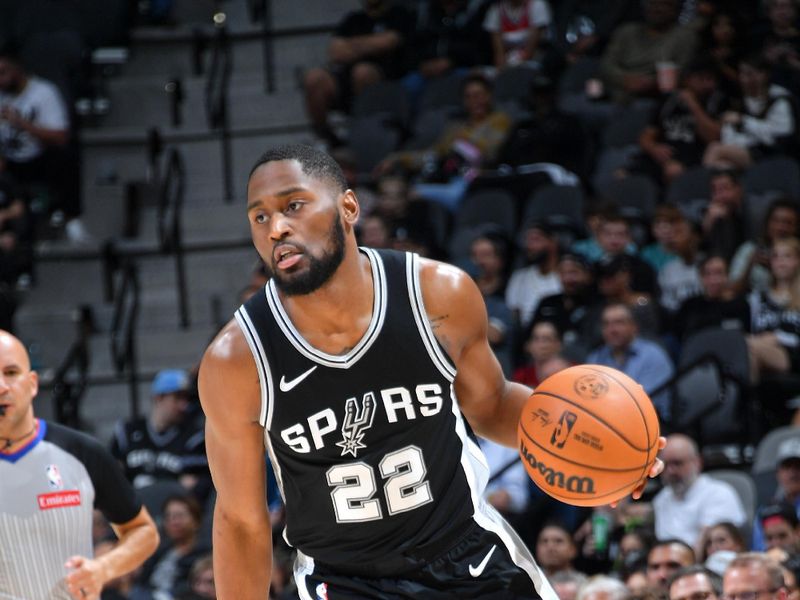 SAN ANTONIO, TX - NOVEMBER 13: Malaki Branham #22 of the San Antonio Spurs looks on during the game against the Washington Wizards on November 13, 2024 at the Frost Bank Center in San Antonio, Texas. NOTE TO USER: User expressly acknowledges and agrees that, by downloading and or using this photograph, user is consenting to the terms and conditions of the Getty Images License Agreement. Mandatory Copyright Notice: Copyright 2024 NBAE (Photos by Michael Gonzales/NBAE via Getty Images)