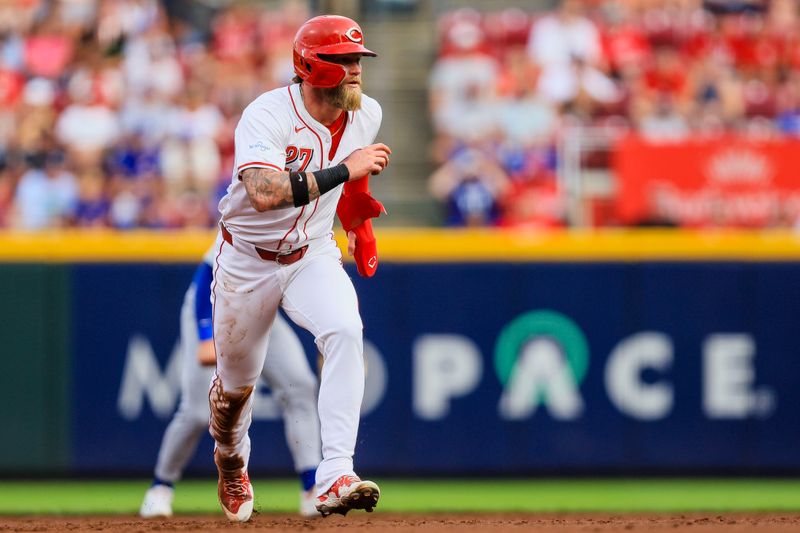 Jul 29, 2024; Cincinnati, Ohio, USA; Cincinnati Reds outfielder Jake Fraley (27) leads off from second in the second inning against the Chicago Cubs at Great American Ball Park. Mandatory Credit: Katie Stratman-USA TODAY Sports