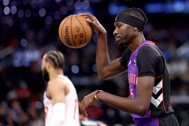 INGLEWOOD, CALIFORNIA - NOVEMBER 09: Chris Boucher #25 of the Toronto Raptors looks on during the second half of a game against the LA Clippers at Intuit Dome on November 09, 2024 in Inglewood, California. NOTE TO USER: User expressly acknowledges and agrees that, by downloading and/or using this photograph, user is consenting to the terms and conditions of the Getty Images License Agreement. (Photo by Sean M. Haffey/Getty Images)