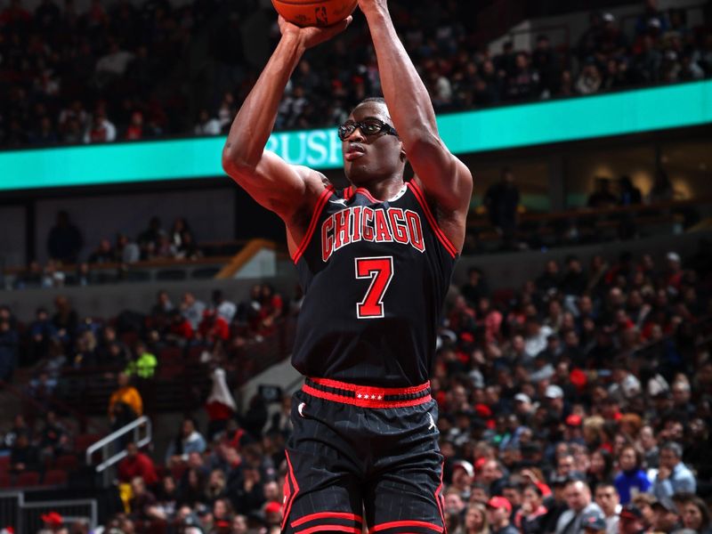 CHICAGO, IL - NOVEMBER 22: Jalen Smith #7 of the Chicago Bulls three point basket during the game against the Atlanta Hawks during the Emirates NBA Cup game on November 22, 2024 at United Center in Chicago, Illinois. NOTE TO USER: User expressly acknowledges and agrees that, by downloading and or using this photograph, User is consenting to the terms and conditions of the Getty Images License Agreement. Mandatory Copyright Notice: Copyright 2024 NBAE (Photo by Jeff Haynes/NBAE via Getty Images)