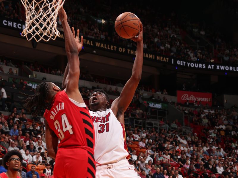 MIAMI, FL - MARCH 29: Thomas Bryant #31 of the Miami Heat drives to the basket during the game against the Portland Trail Blazers on March 29, 2024 at Kaseya Center in Miami, Florida. NOTE TO USER: User expressly acknowledges and agrees that, by downloading and or using this Photograph, user is consenting to the terms and conditions of the Getty Images License Agreement. Mandatory Copyright Notice: Copyright 2024 NBAE (Photo by Issac Baldizon/NBAE via Getty Images)