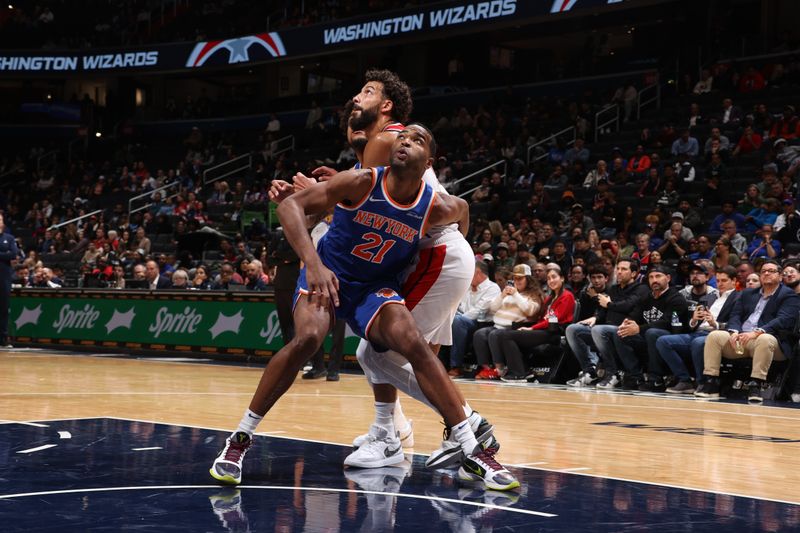 WASHINGTON, DC -? OCTOBER 18: T.J. Warren #21 of the New York Knicks boxes out during the game against the Washington Wizards on October 18, 2024 at Capital One Arena in Washington, DC. NOTE TO USER: User expressly acknowledges and agrees that, by downloading and or using this Photograph, user is consenting to the terms and conditions of the Getty Images License Agreement. Mandatory Copyright Notice: Copyright 2024 NBAE (Photo by Kenny Giarla/NBAE via Getty Images)