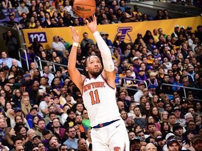 LOS ANGELES, CA - DECEMBER 18:  Jalen Brunson #11 of the New York Knicks shoots the ball during the game on December 18, 2023 at Crypto.Com Arena in Los Angeles, California. NOTE TO USER: User expressly acknowledges and agrees that, by downloading and/or using this Photograph, user is consenting to the terms and conditions of the Getty Images License Agreement. Mandatory Copyright Notice: Copyright 2023 NBAE (Photo by Adam Pantozzi/NBAE via Getty Images)