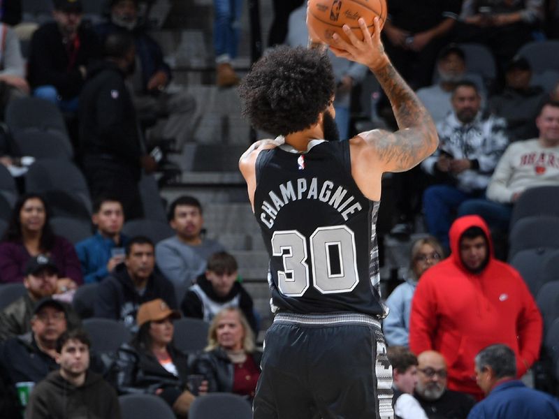 SAN ANTONIO, TX - DECEMBER 5:  Julian Champagnie #30 of the San Antonio Spurs shoots a three point basket during the game  against the Chicago Bulls on December 5, 2024 at the Frost Bank Center in San Antonio, Texas. NOTE TO USER: User expressly acknowledges and agrees that, by downloading and or using this photograph, user is consenting to the terms and conditions of the Getty Images License Agreement. Mandatory Copyright Notice: Copyright 2024 NBAE (Photos by Michael Gonzales/NBAE via Getty Images)