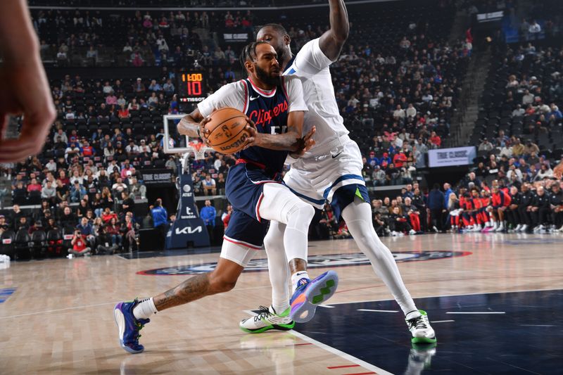 INGLEWOOD, CA - DECEMBER 4: Derrick Jones Jr. #55 of the LA Clippers drives to the basket during the game against the Minnesota Timberwolves during a regular season game on December 4, 2024 at Intuit Dome in Los Angeles, California. NOTE TO USER: User expressly acknowledges and agrees that, by downloading and/or using this Photograph, user is consenting to the terms and conditions of the Getty Images License Agreement. Mandatory Copyright Notice: Copyright 2024 NBAE (Photo by Juan Ocampo/NBAE via Getty Images)