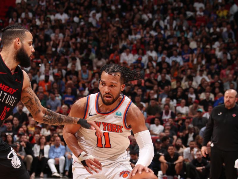 MIAMI, FL - APRIL 2: Jalen Brunson #11 of the New York Knicks handles the ball during the game against the Miami Heat on April 2, 2024 at Kaseya Center in Miami, Florida. NOTE TO USER: User expressly acknowledges and agrees that, by downloading and or using this Photograph, user is consenting to the terms and conditions of the Getty Images License Agreement. Mandatory Copyright Notice: Copyright 2024 NBAE (Photo by Issac Baldizon/NBAE via Getty Images)