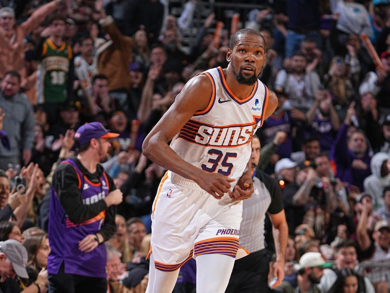 PHOENIX, AZ - JANUARY 22: Kevin Durant #35 of the Phoenix Suns looks on during the game against the Chicago Bulls on January 22, 2024 at Footprint Center in Phoenix, Arizona. NOTE TO USER: User expressly acknowledges and agrees that, by downloading and or using this photograph, user is consenting to the terms and conditions of the Getty Images License Agreement. Mandatory Copyright Notice: Copyright 2024 NBAE (Photo by Garrett Ellwood/NBAE via Getty Images)