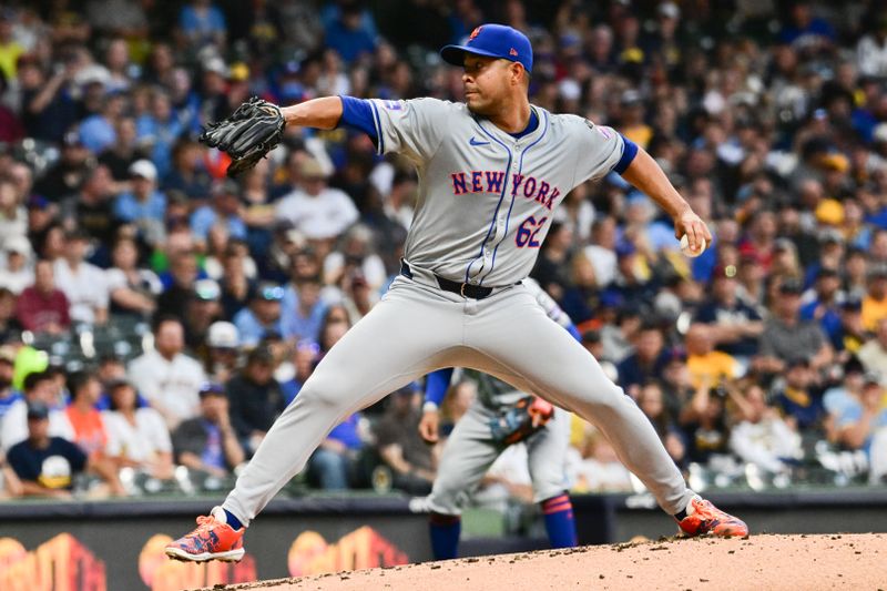 Sep 28, 2024; Milwaukee, Wisconsin, USA; New York Mets starting pitcher Jose Quintana (62) pitches in the first inning against the Milwaukee Brewers at American Family Field. Mandatory Credit: Benny Sieu-Imagn Images