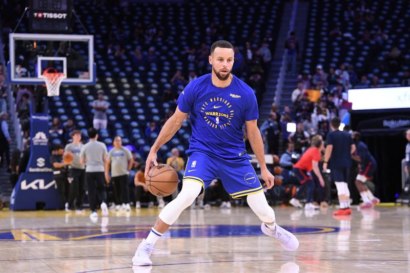 SAN FRANCISCO, CA - OCTOBER 27: Stephen Curry #30 of the Golden State Warriors warms up before the game against the LA Clippers on October 27, 2024 at Chase Center in San Francisco, California. NOTE TO USER: User expressly acknowledges and agrees that, by downloading and or using this photograph, user is consenting to the terms and conditions of Getty Images License Agreement. Mandatory Copyright Notice: Copyright 2024 NBAE (Photo by Noah Graham/NBAE via Getty Images)