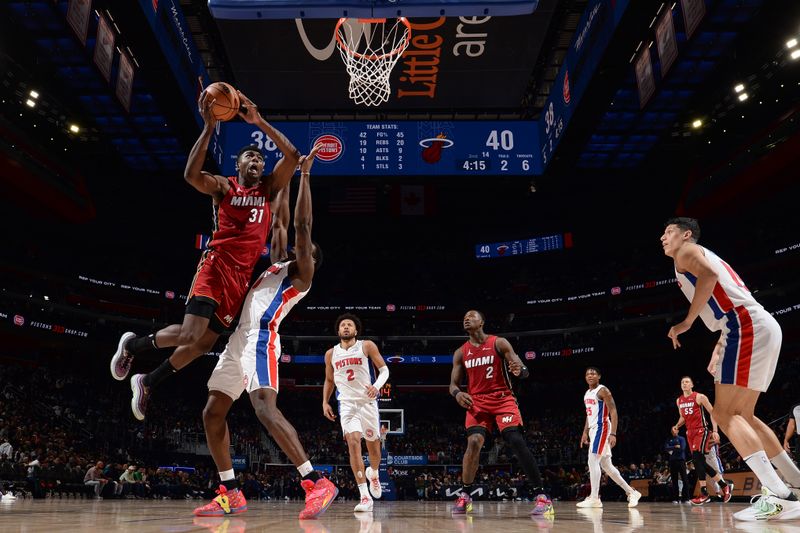 DETROIT, MI - MARCH 17: Thomas Bryant #31 of the Miami Heat goes to the basket during the game on March 17, 2024 at Little Caesars Arena in Detroit, Michigan. NOTE TO USER: User expressly acknowledges and agrees that, by downloading and/or using this photograph, User is consenting to the terms and conditions of the Getty Images License Agreement. Mandatory Copyright Notice: Copyright 2024 NBAE (Photo by Chris Schwegler/NBAE via Getty Images)