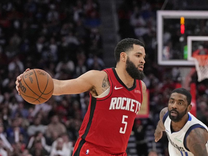 HOUSTON, TX - JANUARY 1:  Fred VanVleet #5 of the Houston Rockets dribbles the ball during the game against the Dallas Mavericks on January 1, 2025 at the Toyota Center in Houston, Texas. NOTE TO USER: User expressly acknowledges and agrees that, by downloading and or using this photograph, User is consenting to the terms and conditions of the Getty Images License Agreement. Mandatory Copyright Notice: Copyright 2025 NBAE (Photo by Kevin M. Cox/NBAE via Getty Images)