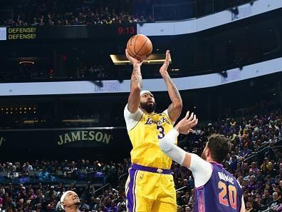 PHOENIX, AZ - NOVEMBER  10:  Anthony Davis #3 of the Los Angeles Lakers drives to the basket during the game during the game against the Phoenix Suns during the In-Season Tournament on November 10, 2023 at Footprint Center in Phoenix, Arizona. NOTE TO USER: User expressly acknowledges and agrees that, by downloading and or using this photograph, user is consenting to the terms and conditions of the Getty Images License Agreement. Mandatory Copyright Notice: Copyright 2023 NBAE (Photo by Kate Frese/NBAE via Getty Images)