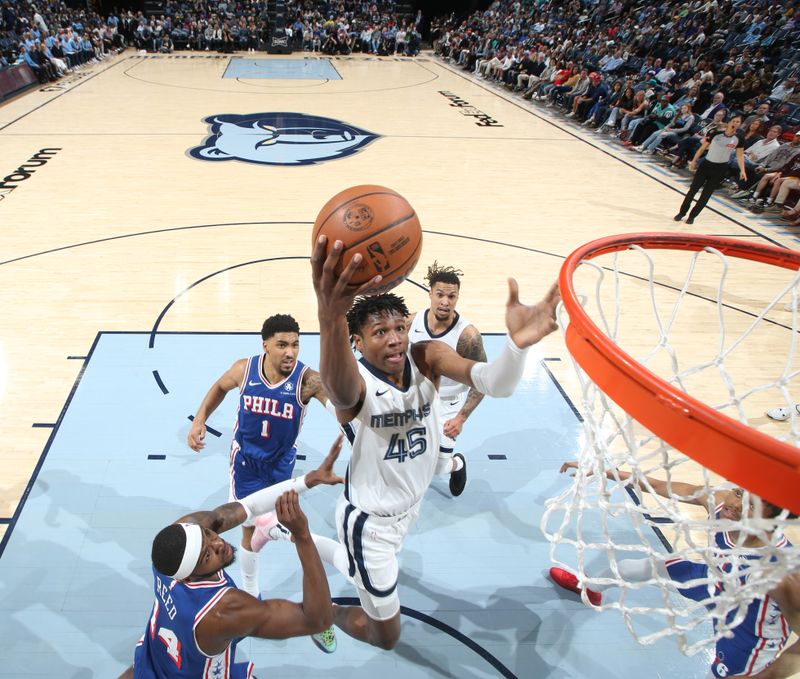 MEMPHIS, TN - APRIL 6: GG Jackson #45 of the Memphis Grizzlies drives to the basket during the game against the Philadelphia 76ers on April 6, 2024 at FedExForum in Memphis, Tennessee. NOTE TO USER: User expressly acknowledges and agrees that, by downloading and or using this photograph, User is consenting to the terms and conditions of the Getty Images License Agreement. Mandatory Copyright Notice: Copyright 2024 NBAE (Photo by Joe Murphy/NBAE via Getty Images)