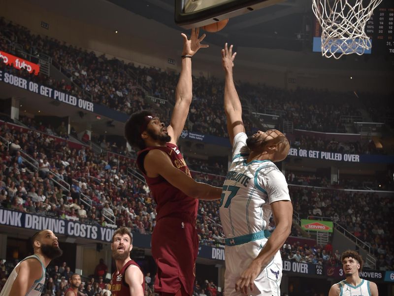 CLEVELAND, OH - JANUARY 5: Jarrett Allen #31 of the Cleveland Cavaliers shoots the ball during the game against the Charlotte Hornets on January 5, 2025 at Rocket Mortgage FieldHouse in Cleveland, Ohio. NOTE TO USER: User expressly acknowledges and agrees that, by downloading and/or using this Photograph, user is consenting to the terms and conditions of the Getty Images License Agreement. Mandatory Copyright Notice: Copyright 2025 NBAE (Photo by David Liam Kyle/NBAE via Getty Images)