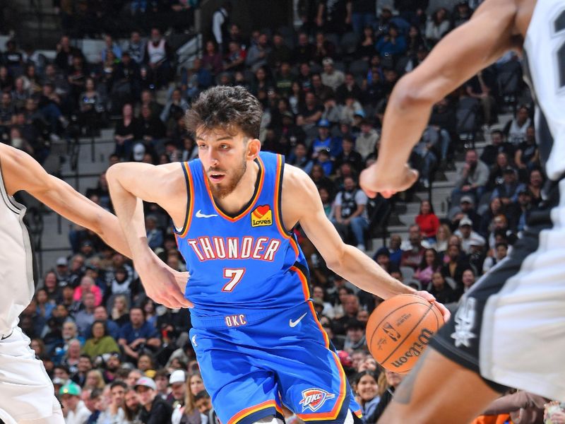 SAN ANTONIO, TX - FEBRUARY 29: Chet Holmgren #7 of the Oklahoma City Thunder drives to the basket during the game against the San Antonio Spurs on February 29, 2024 at the Frost Bank Center in San Antonio, Texas. NOTE TO USER: User expressly acknowledges and agrees that, by downloading and or using this photograph, user is consenting to the terms and conditions of the Getty Images License Agreement. Mandatory Copyright Notice: Copyright 2024 NBAE (Photos by Michael Gonzales/NBAE via Getty Images)