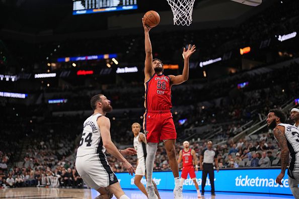 SAN ANTONIO, TX - DECEMBER 17:  Jeremiah Robinson-Earl #50 of the New Orleans Pelicans shoots the ball during the game against the San Antonio Spurs on December 17, 2023 at the Frost Bank Center in San Antonio, Texas. NOTE TO USER: User expressly acknowledges and agrees that, by downloading and or using this photograph, user is consenting to the terms and conditions of the Getty Images License Agreement. Mandatory Copyright Notice: Copyright 2023 NBAE (Photos by Darren Carroll/NBAE via Getty Images)