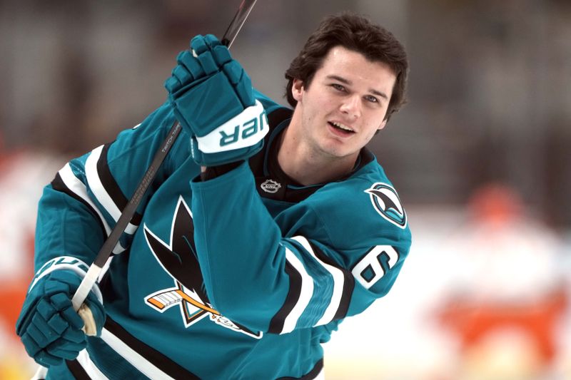 San Jose Sharks vs Anaheim Ducks: Tyler Toffoli's Impact on the Ice