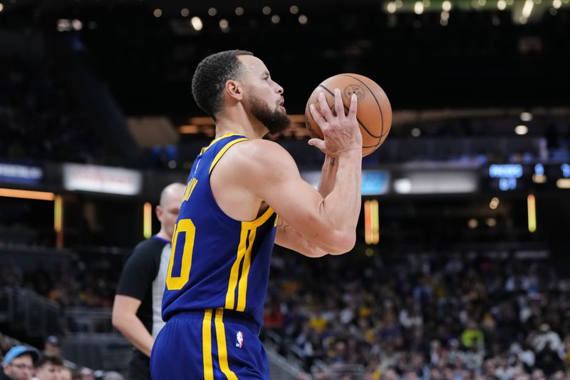 INDIANAPOLIS, INDIANA - FEBRUARY 08: Stephen Curry #30 of the Golden State Warriors attempts a shot in the third quarter against the Indiana Pacers at Gainbridge Fieldhouse on February 08, 2024 in Indianapolis, Indiana. NOTE TO USER: User expressly acknowledges and agrees that, by downloading and or using this photograph, User is consenting to the terms and conditions of the Getty Images License Agreement. (Photo by Dylan Buell/Getty Images)