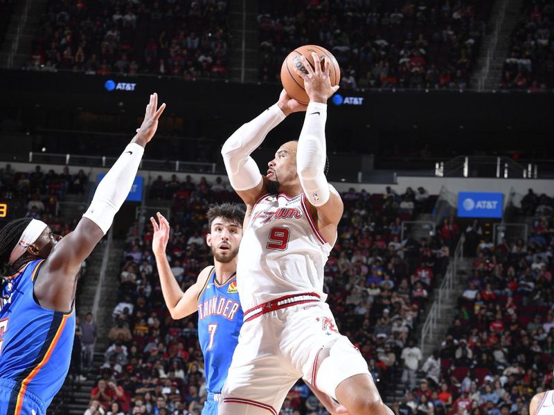 Thunder Strikes Down Rockets at Toyota Center in a High-Scoring Affair