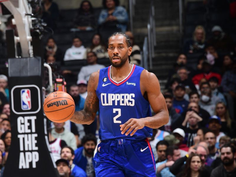 LOS ANGELES, CA - JANUARY 17: Kawhi Leonard #2 of the LA Clippers dribbles the ball during the game against the Philadelphia 76ers on January 17, 2023 at Crypto.Com Arena in Los Angeles, California. NOTE TO USER: User expressly acknowledges and agrees that, by downloading and/or using this Photograph, user is consenting to the terms and conditions of the Getty Images License Agreement. Mandatory Copyright Notice: Copyright 2023 NBAE (Photo by Adam Pantozzi/NBAE via Getty Images)