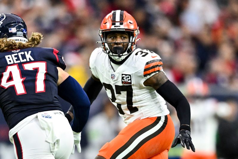 Cleveland Browns safety D'Anthony Bell (37) in action against the Houston Texans during an NFL football game, Sunday, Dec 24, 2023, in Houston. (AP Photo/Maria Lysaker)