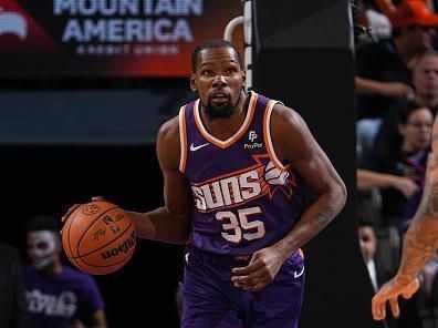 PHOENIX, AZ - NOVEMBER 2: Kevin Durant #35 of the Phoenix Suns dribbles the ball during the game against the San Antonio Spurs on November 2, 2023 at Footprint Center in Phoenix, Arizona. NOTE TO USER: User expressly acknowledges and agrees that, by downloading and or using this photograph, user is consenting to the terms and conditions of the Getty Images License Agreement. Mandatory Copyright Notice: Copyright 2023 NBAE (Photo by Garrett Ellwood/NBAE via Getty Images)